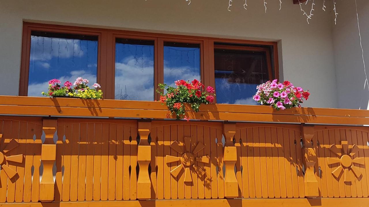 Privat Nika Hotel Zavazna Poruba Luaran gambar