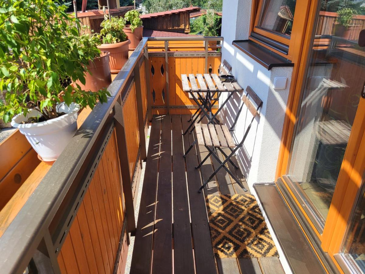 Privat Nika Hotel Zavazna Poruba Luaran gambar