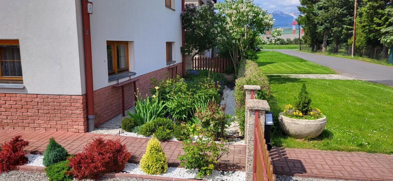 Privat Nika Hotel Zavazna Poruba Luaran gambar