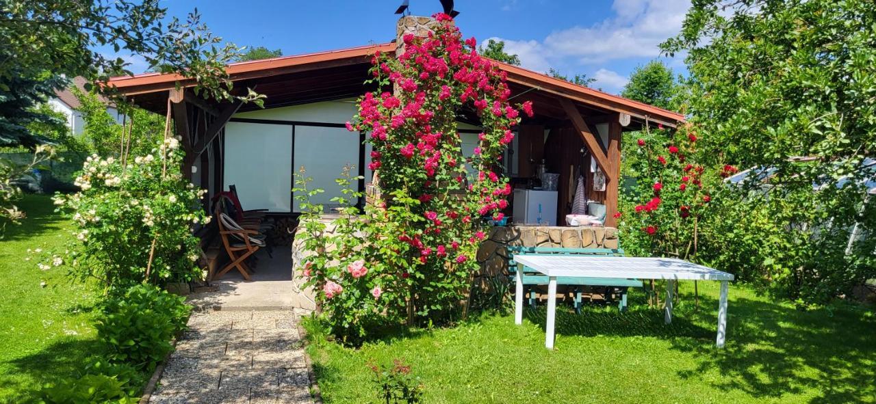 Privat Nika Hotel Zavazna Poruba Luaran gambar